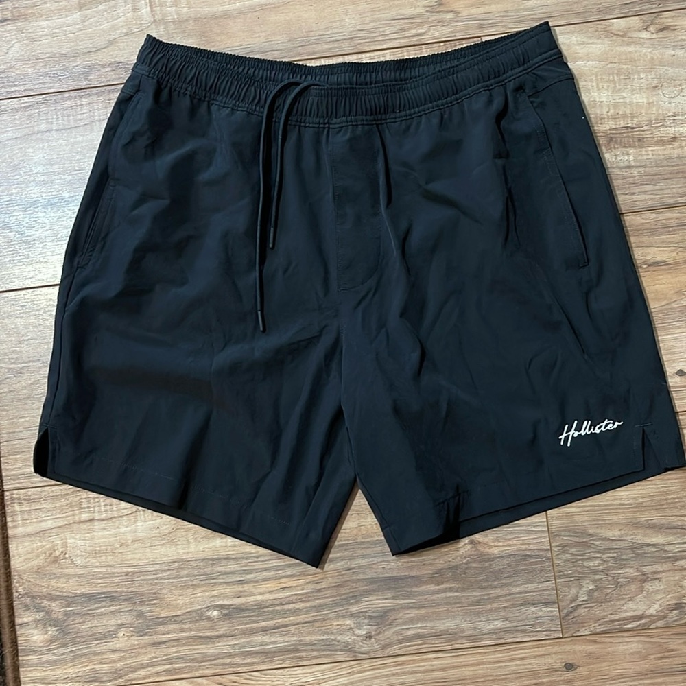 Hollister shorts men’s